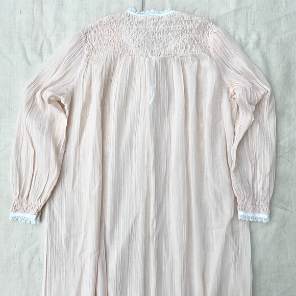 VTG Doen Style Smocked Nightgown - Picture 4 of 8